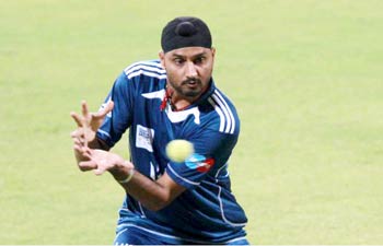 IPL 5: Wankhede not proper T20 pitch, says Harbhajan Singh